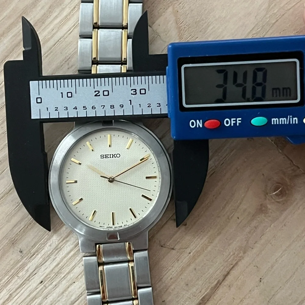 Seiko Vintage Watch Two-Tone Bracelet Large Round Off-White Dial Gold Markers